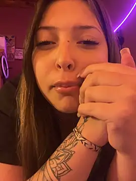 Snapshot of kiramedi chatting on September 2025 02:57:01 AM kiramedi online show from September 2025 02:57:01 AM