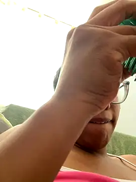 Valen1800 online show from October 2025 07:16:01 PM