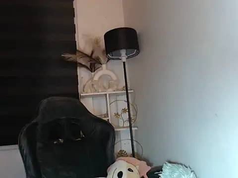 Asian gregor online show from September 2025 06:33:02 PM