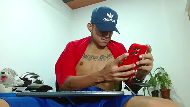 Snapshot of skinny23cm chatting on July 2026 11:18:02 PM skinny23cm online show from July 2026 11:18:02 PM