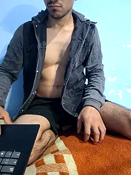 Snapshot of Mirreylatino chatting on November 2025 05:17:01 AM Mirreylatino online show from November 2025 05:17:01 AM