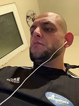 milenski74 online show from January 2026 02:47:02 AM