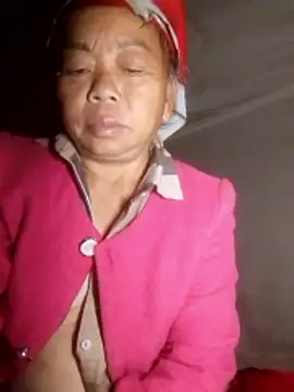 VangLe73 online show from October 2025 05:25:02 PM