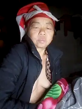 VangLe73 online show from November 2025 08:19:02 PM