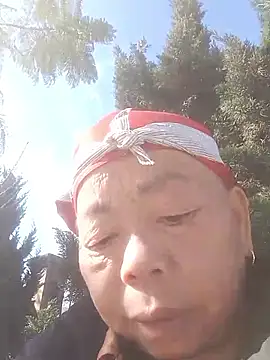 Snapshot of VangLe73 chatting on December 2025 02:40:01 AM VangLe73 online show from December 2025 02:40:01 AM