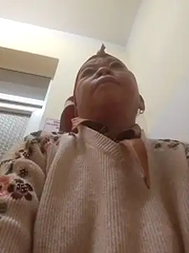 Snapshot of VangLe73 chatting on December 2025 11:12:02 PM VangLe73 online show from December 2025 11:12:02 PM