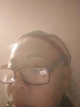 Snapshot of VangLe73 chatting on February 2026 01:29:01 PM VangLe73 online show from February 2026 01:29:01 PM