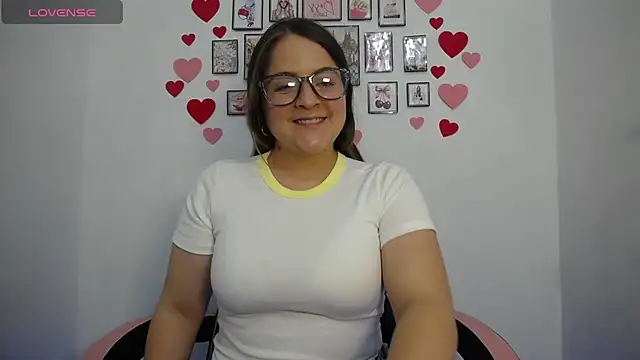 Pregnant Kloe online show from June 2026 07:35:01 PM