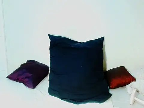 Love-Racheal75 online show from April 2026 02:37:02 AM