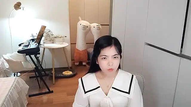 XiaoAnQi online show from November 2025 12:37:02 PM