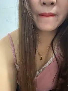 Snapshot of Moan_Mary chatting on November 2025 03:34:01 PM Moan Mary online show from November 2025 03:34:01 PM