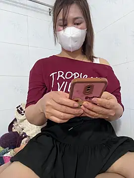 Snapshot of Moan_Mary chatting on February 2026 02:44:01 PM Moan Mary online show from February 2026 02:44:01 PM