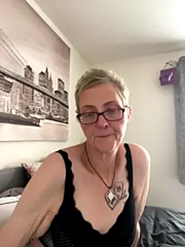 Curvy-Jinx online show from November 2025 10:37:01 AM