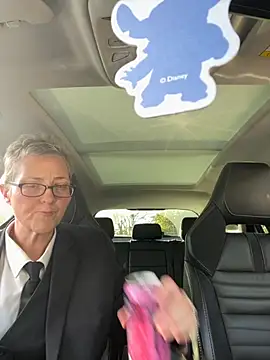 Curvy-Jinx online show from November 2025 01:10:01 PM