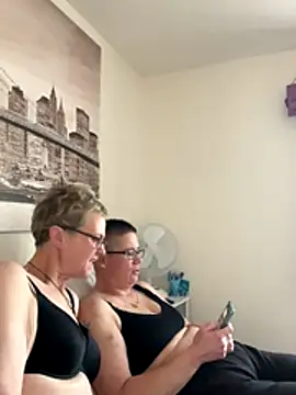 Curvy-Jinx online show from December 2025 09:40:01 AM