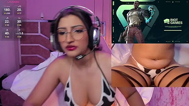 AriaNova  online show from November 2025 12:59:02 PM