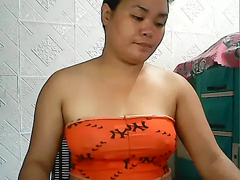 Snapshot of CreamyPussy4uxx chatting on April 2026 02:38:02 AM CreamyPussy4uxx online show from April 2026 02:38:02 AM