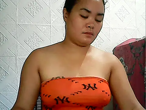 Snapshot of CreamyPussy4uxx chatting on May 2026 02:08:02 AM CreamyPussy4uxx online show from May 2026 02:08:02 AM