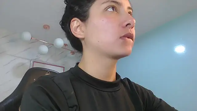 Snapshot of victoria_hernandez_t_ chatting on June 2026 01:04:02 PM victoria hernandez t online show from June 2026 01:04:02 PM