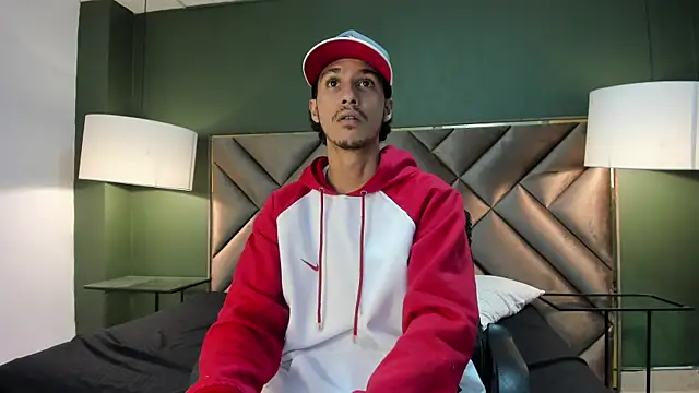 Marcus Jeron online show from November 2025 03:28:01 AM