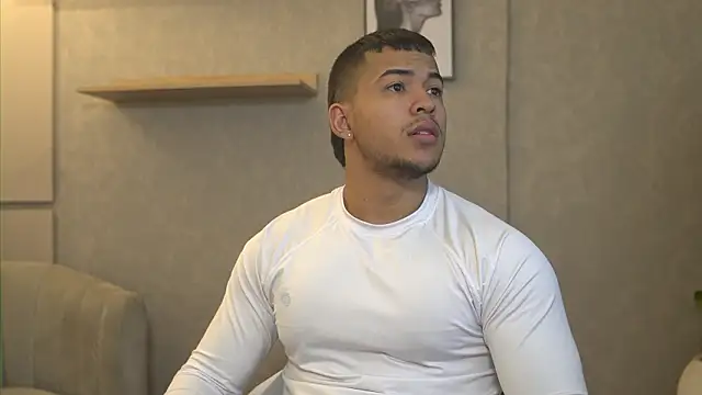 Thiago Valente online show from February 2026 01:42:01 PM