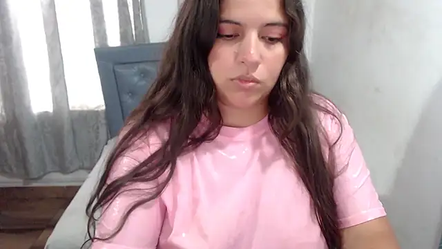Snapshot of sarah_aguilar chatting on May 2026 06:20:01 PM sarah aguilar online show from May 2026 06:20:01 PM