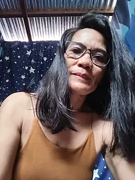 Snapshot of ImYourWoman_55 chatting on July 2026 09:52:01 PM ImYourWoman 55 online show from July 2026 09:52:01 PM