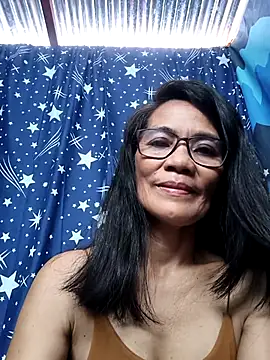 Snapshot of ImYourWoman_55 chatting on August 2026 05:09:02 AM ImYourWoman 55 online show from August 2026 05:09:02 AM