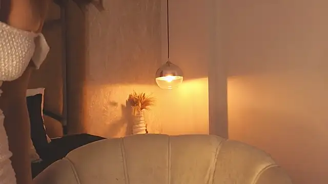 scarlethlux online show from December 2025 12:07:01 AM