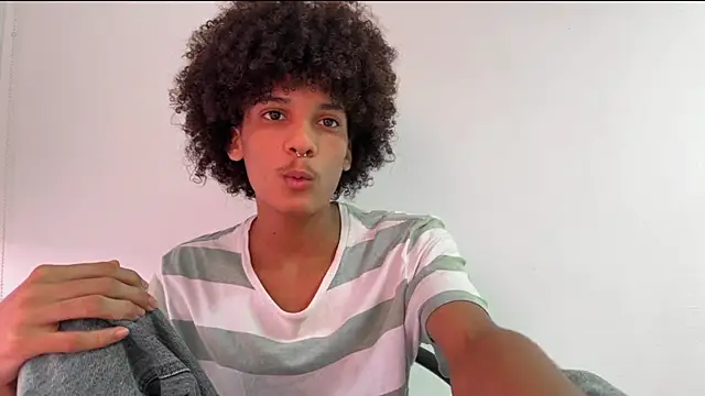 Max Rain online show from October 2025 07:27:02 PM