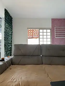 Chloe Leaozinho online show from November 2025 06:50:02 PM