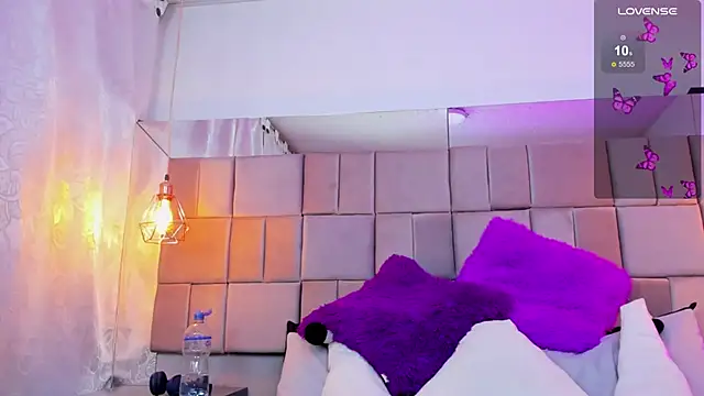 antoneella jones online show from December 2025 07:41:01 PM