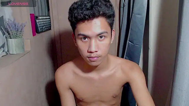 Snapshot of Demure_Asian143 chatting on April 2026 05:43:01 PM Demure Asian143 online show from April 2026 05:43:01 PM