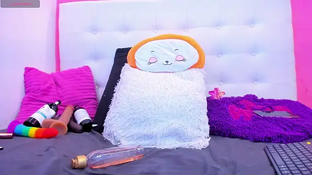 Willow Wright online show from October 2025 01:36:03 PM