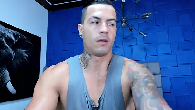 Snapshot of andres-clark92 chatting on May 2026 01:05:02 PM andres-clark92 online show from May 2026 01:05:02 PM