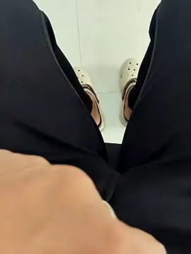 Snapshot of ddllrr224 chatting on November 2025 05:40:01 AM ddllrr224 online show from November 2025 05:40:01 AM