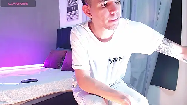 Matteo12  online show from November 2025 07:29:02 AM