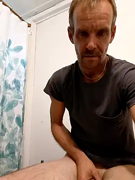 Hungwell1515 online show from November 2025 05:42:01 PM