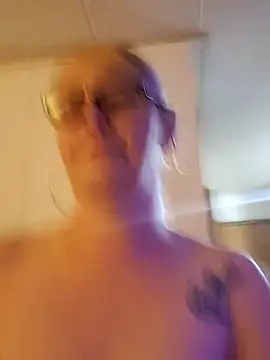 Snapshot of Mizzbackshotz chatting on November 2025 05:06:01 AM Mizzbackshotz online show from November 2025 05:06:01 AM