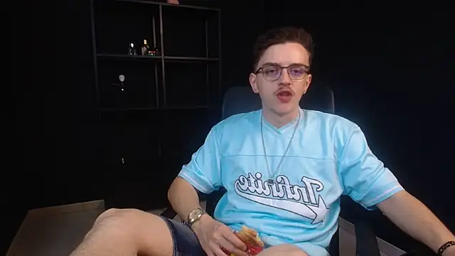 FelixStarkk online show from June 2026 04:32:02 AM