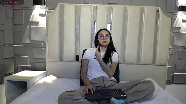 katalina07 1 online show from April 2026 03:04:02 PM