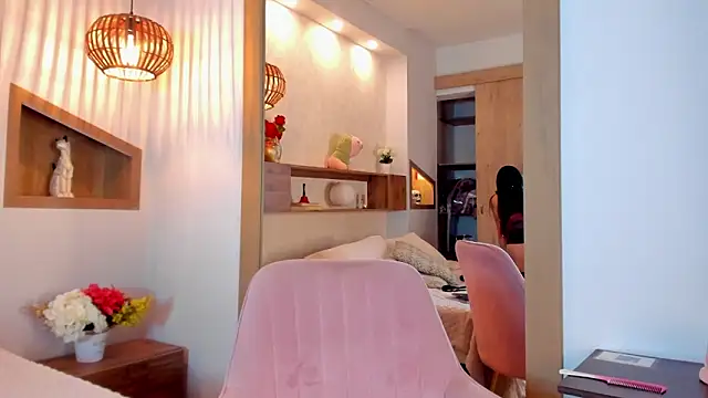 Emilly Beaumont online show from January 2026 01:13:02 PM