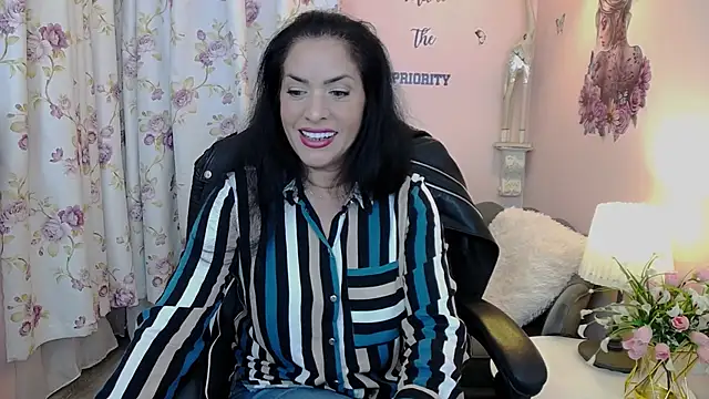 MyLovOne online show from November 2025 12:18:01 PM