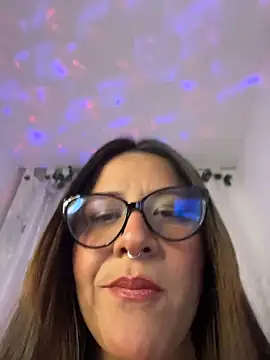 Snapshot of Linda_Bellucci chatting on May 2026 05:04:02 AM Linda Bellucci online show from May 2026 05:04:02 AM