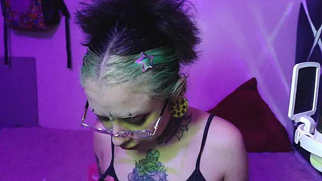 Snapshot of vainilla_doll chatting on May 2026 02:17:02 AM vainilla doll online show from May 2026 02:17:02 AM