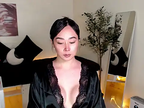 Snapshot of Ms_yhanna chatting on May 2026 11:46:02 PM Ms yhanna online show from May 2026 11:46:02 PM