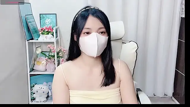 Snapshot of phuongnhi_ chatting on May 2026 02:42:02 AM phuongnhi online show from May 2026 02:42:02 AM