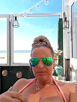Snapshot of Mrs-Aurora chatting on May 2026 12:24:01 PM Mrs-Aurora online show from May 2026 12:24:01 PM