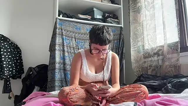 Snapshot of NIQUE_TARAXX chatting on October 2025 10:10:02 AM NIQUE TARAXX online show from October 2025 10:10:02 AM