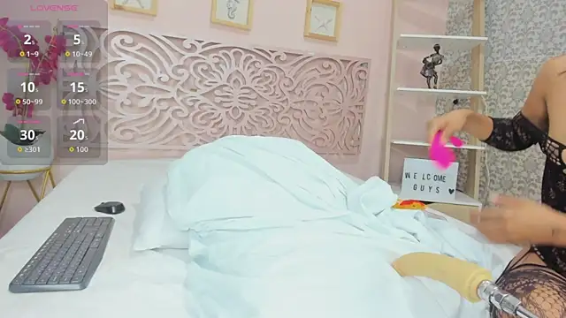 Snapshot of Cinnamon_Star chatting on June 2026 12:47:02 PM Cinnamon Star online show from June 2026 12:47:02 PM